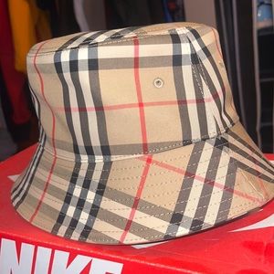 Burberry Bucket Hat!